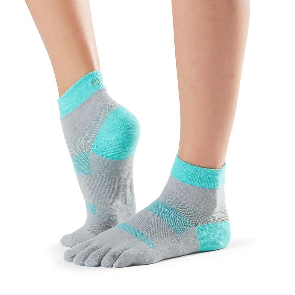 ToeSox Half Toe Grip Low Rise Socks : : Clothing & Accessories