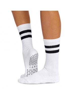 Merch Monday💎 Our new Tavi Noir socks & activewear have been flying out of  here! If you have not tried these grip socks yet- they're a MUST. Pop in  a