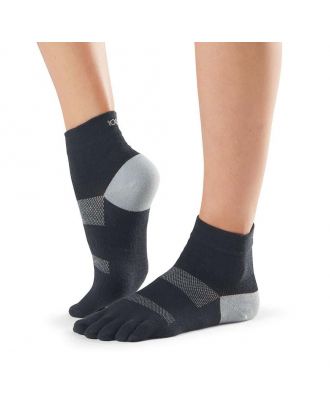 Toesox FT Elle Yoga Grip Socks, Natural, M – Toprank Sport™